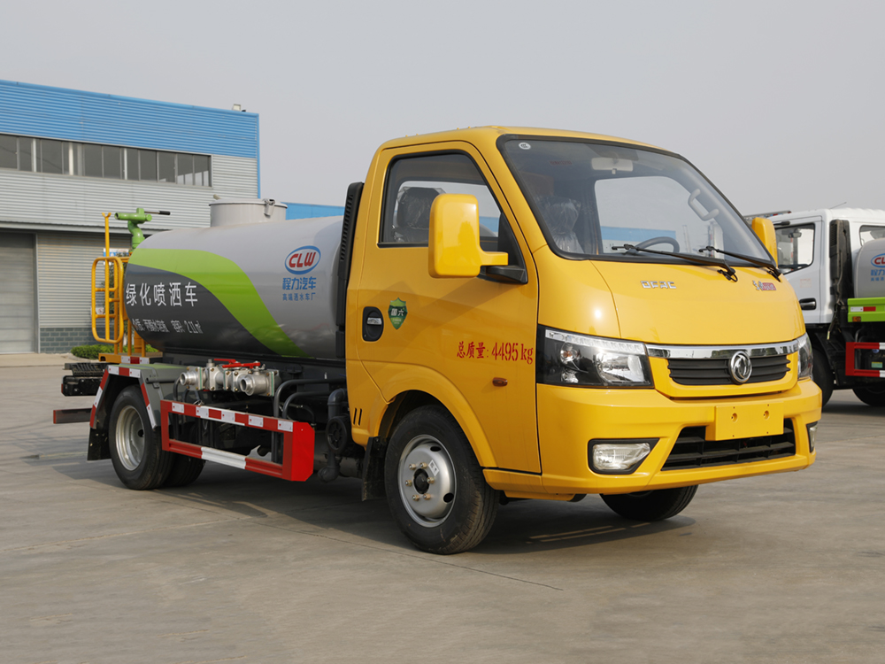 蓝牌东风途逸T5 2.5方绿化洒水车