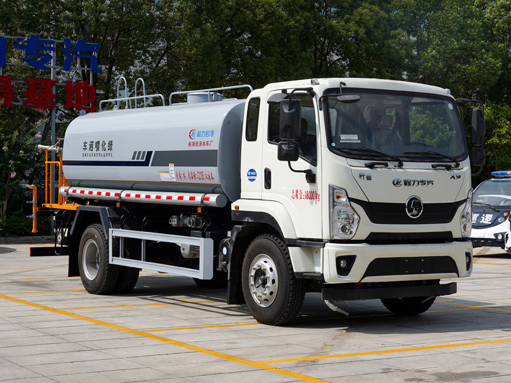 陕汽轩德X9 14.7方绿化洒水车